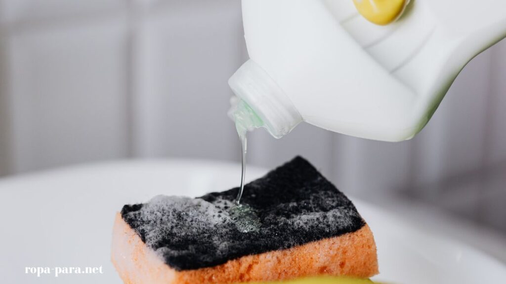 Azúcar y detergente juntos: el truco de limpieza que funciona mejor de lo que parece